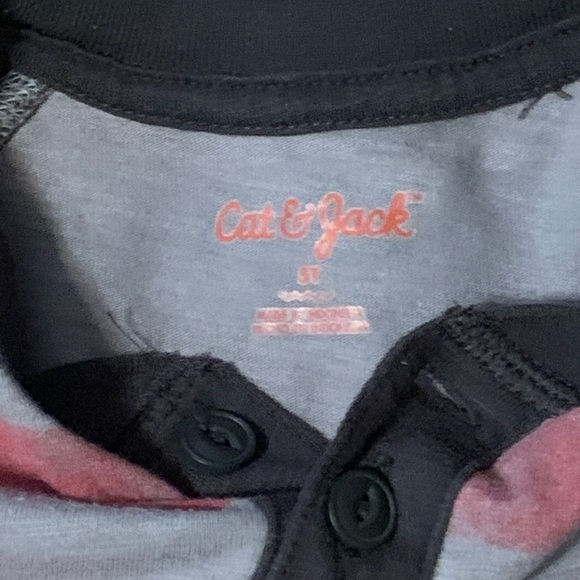 Cat & Jack red blue and gray long sleeve T-shirt. - Picture 2 of 4